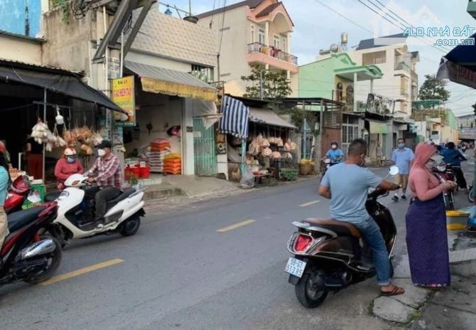 BÁN NHÀ MẶT TIỀN-12M - SAU CHỢ BÌNH CHÁNH,QL1A - CHO THUÊ-8TR-1THÁNG(BÁN TẬP HOÁ)