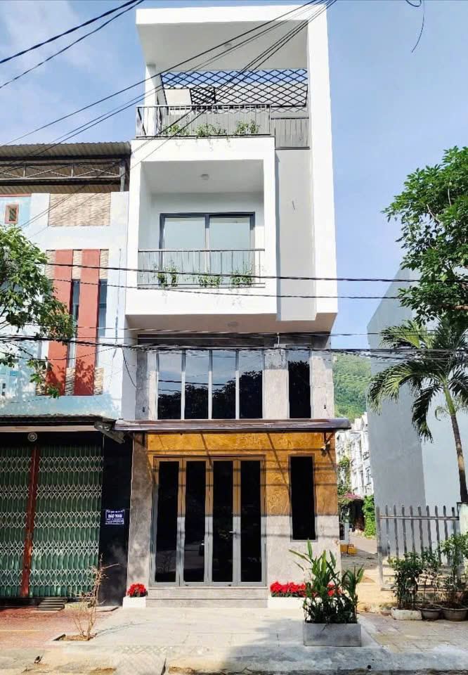 Bán nhà 3.5 tầng mặt tiền Trung Tâm Thành Phố Quy Nhơn