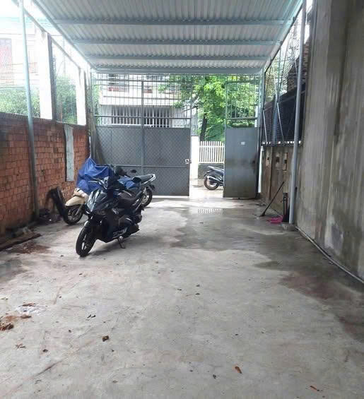 Bán lô đất tặng kèm nhà kho  Hẻm 160 Trần Hưng Đao - Phường Chánh Lộ - Thành Phố Quảng Ngãi