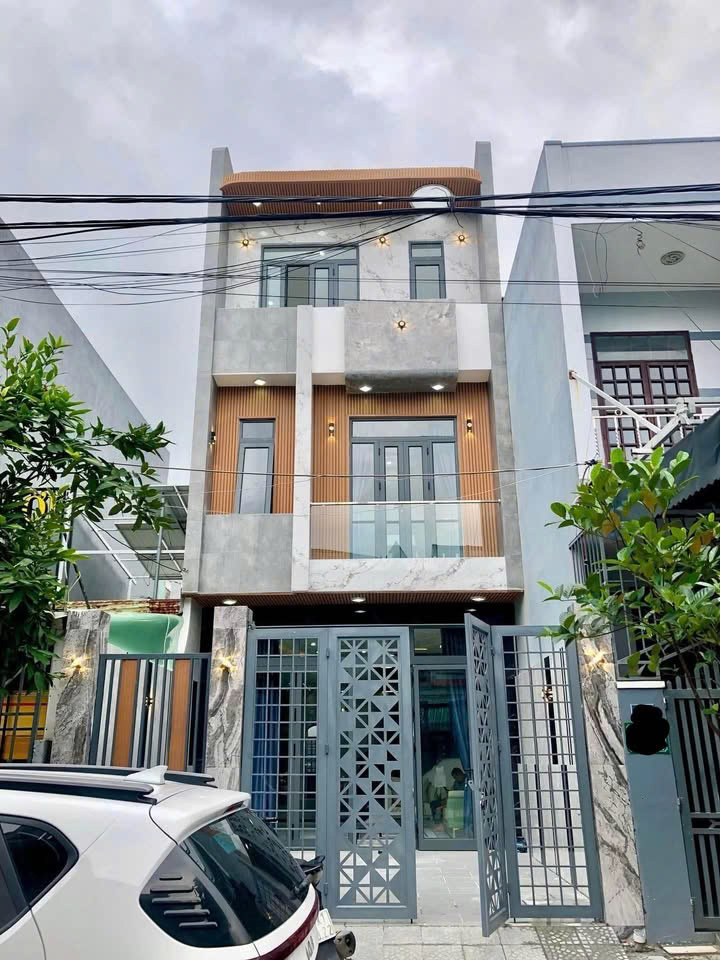 Bán nhà 3 tầng  Đường Phạm Bành sát chợ Hòa Xuân - Cẩm Lệ - Thành Phố Đà Nẵng
