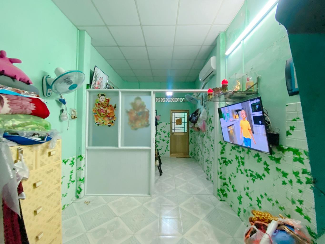 Nhà 3 tầng ngay chợ Phạm Văn Hai, hơn 3 tỷ, hẻm thông
